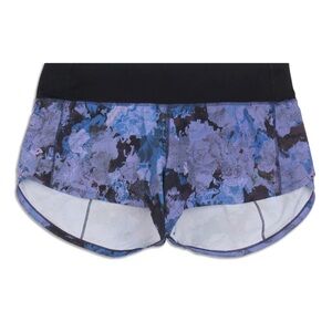 Lululemon Athletica Screen Camo Multi Size 6 speed up shorts, 2.5 inseam LR